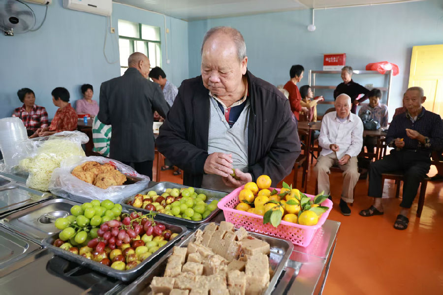 华安县玉兰村幸福食堂投入使用（汤平 摄）