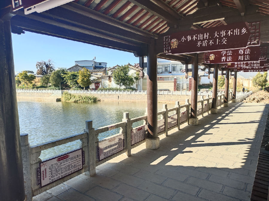 王家庄文化长廊 (王琳娜 摄) 王家庄文化长廊 (王琳娜 摄)