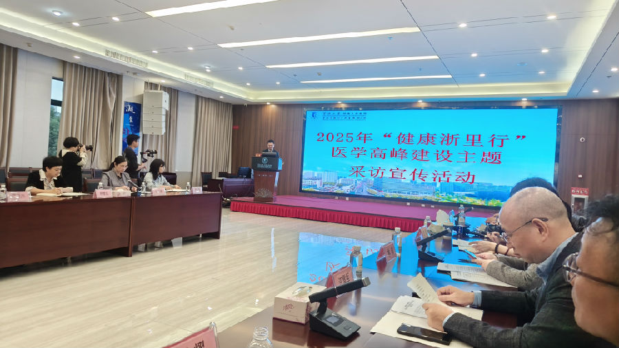 活动现场 （曾庆华 摄）