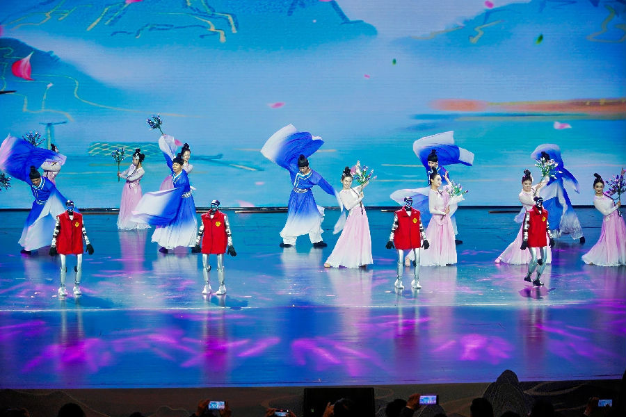 精彩表演现场（姜珂 摄）