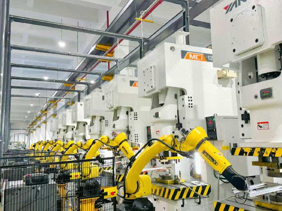 浙江正裕工业股份有限公司的智能化车间 （辛慧 摄）