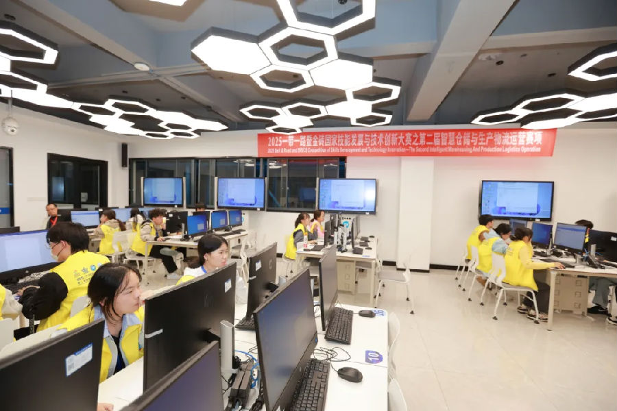 比赛现场（曾庆华 摄）