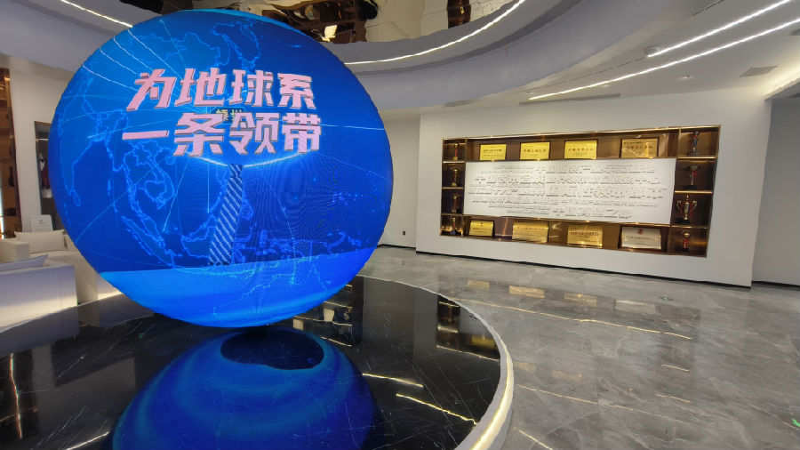 中国（嵊州）领带产业展示馆一角（曾庆华 摄）