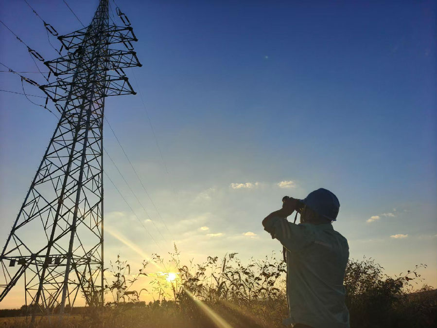 吉林供电公司对吉林经开至两家子66千伏线路新建工程开展专项巡视巡查 （于佳 摄）