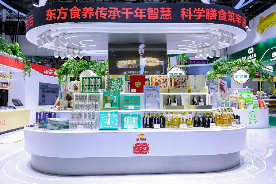 产品展示区（陈佳慧 摄）