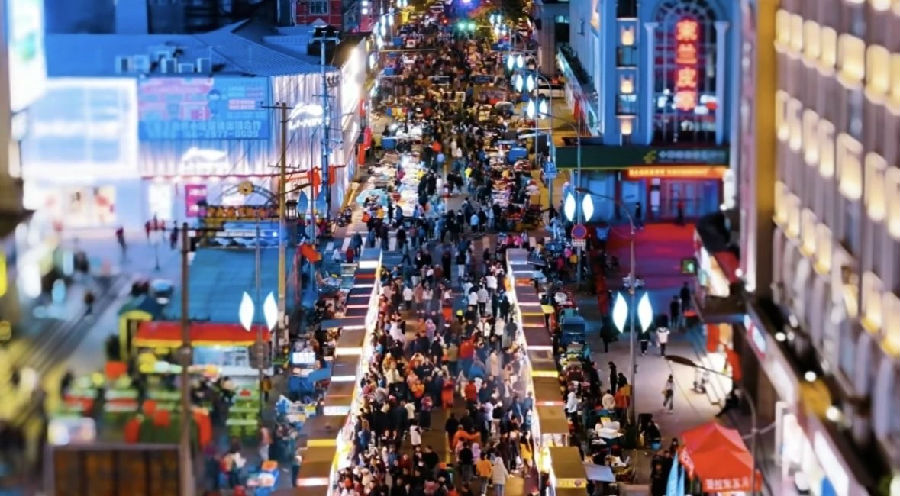 黑河·爱辉国际大夜市(邬晗 摄) 黑河·爱辉国际大夜市(邬晗 摄)