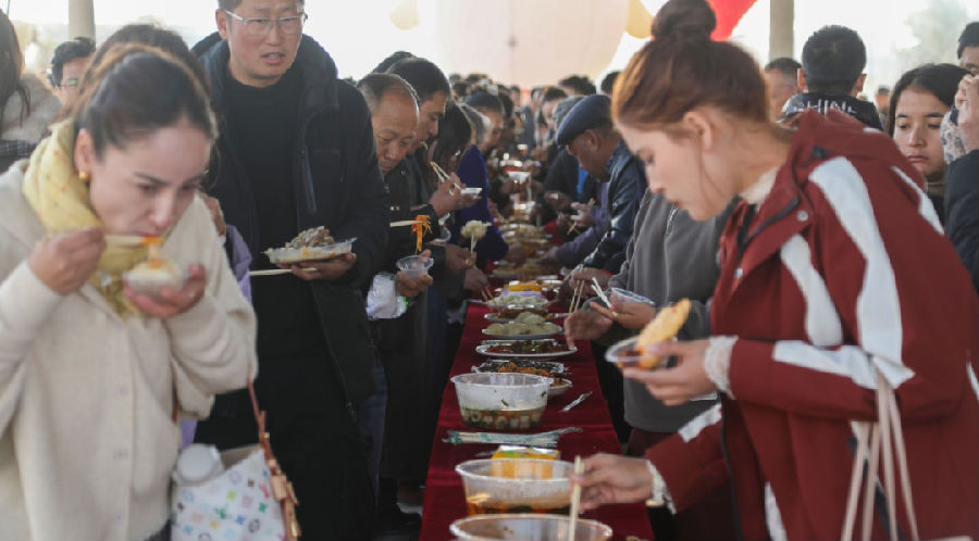 特色美食品鉴区（高依然 摄）