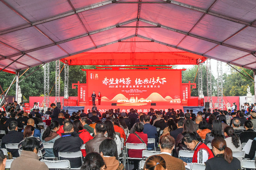 活动现场(黄富清 摄) 活动现场(黄富清 摄)