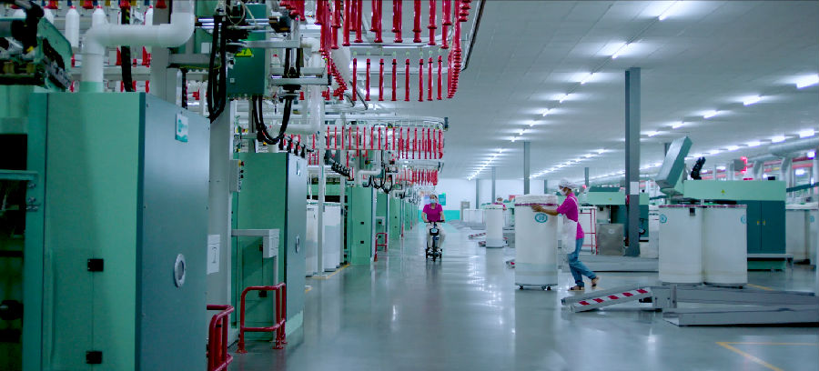 天舒纺织全速运转（李勤 摄）