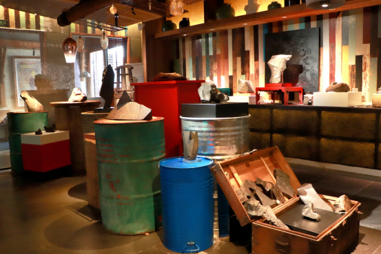 融入乡愁记忆的赏石展陈(彭红玲 摄) 融入乡愁记忆的赏石展陈(彭红玲 摄)