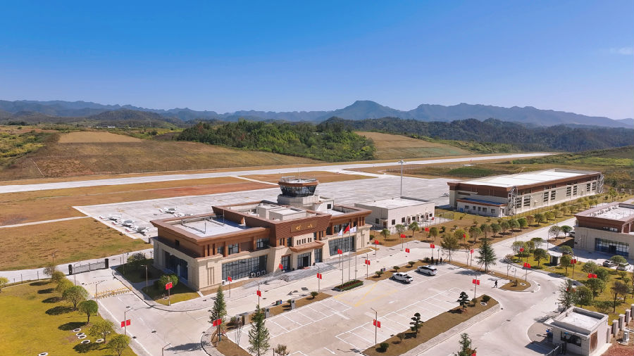 竹山通用机场一角（向继华 摄）