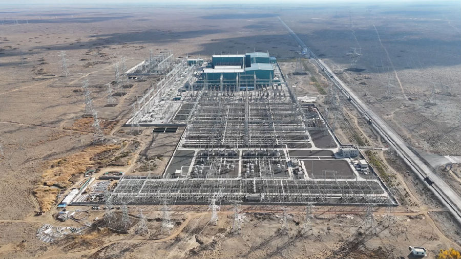 昌吉换流站航拍图(任世杰 摄) 昌吉换流站航拍图(任世杰 摄)