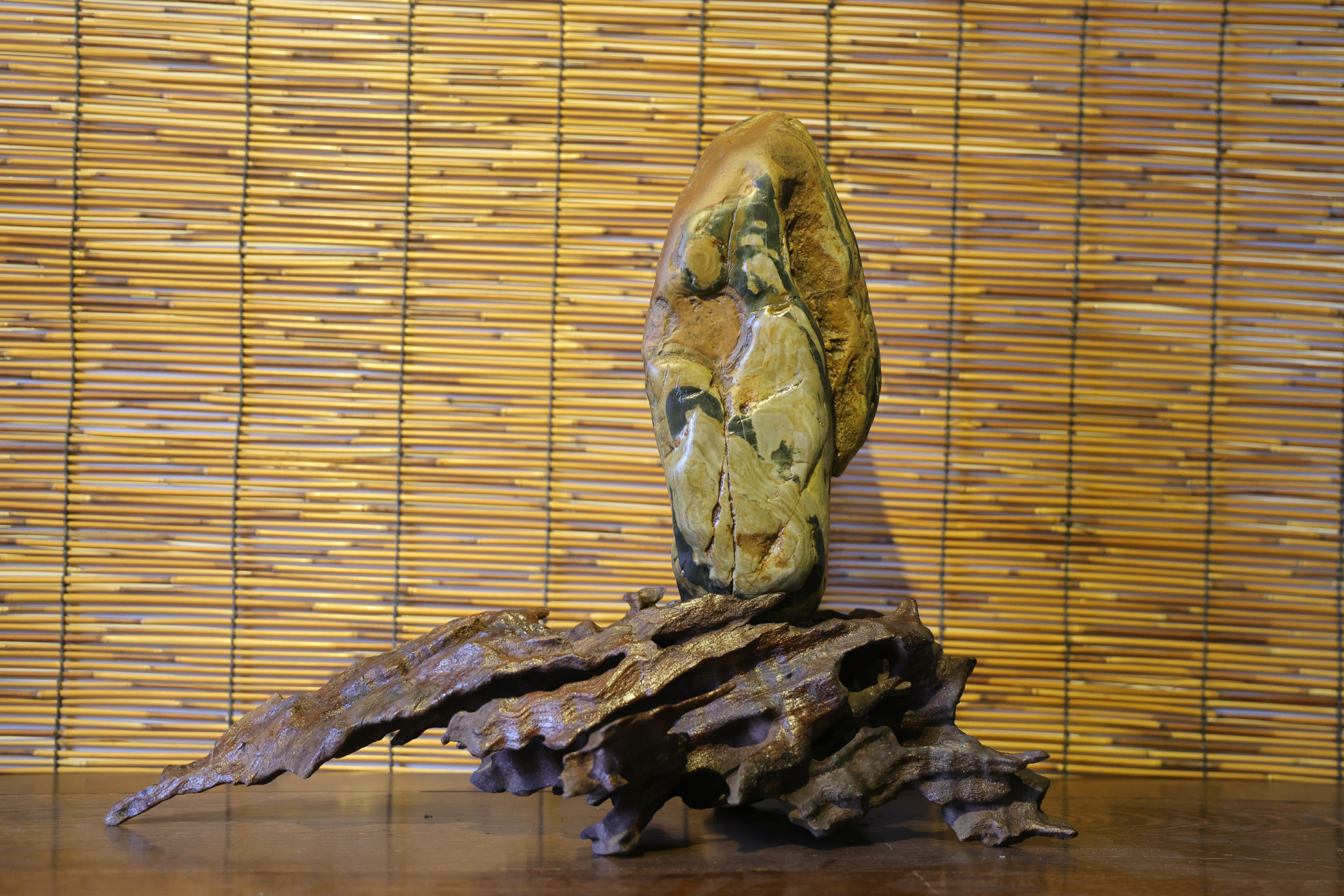 黄清池设计的“李白吟诗”摆件。(汤平 摄)