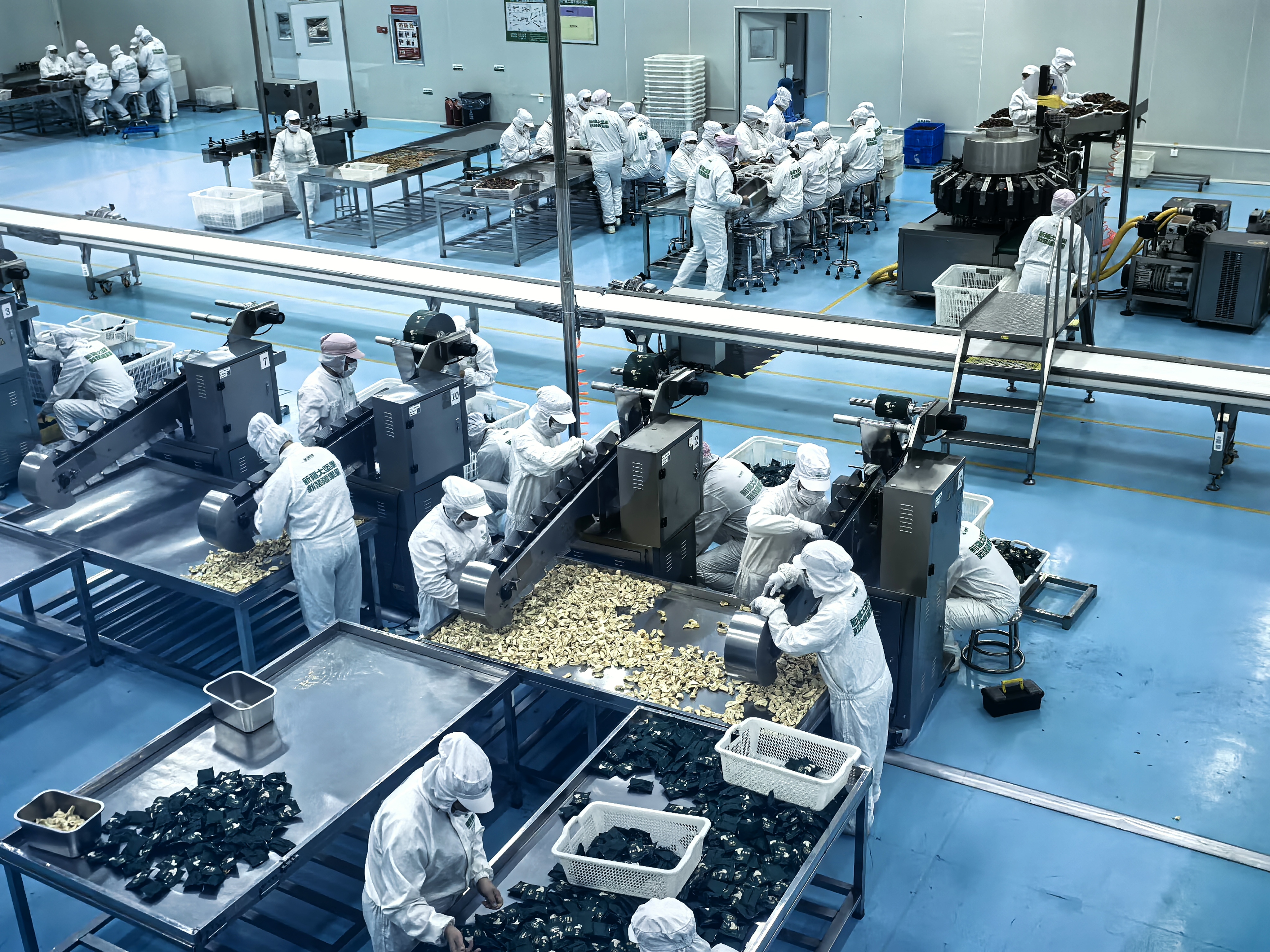 喀什疆果果农业科技有限公司生产车间一角(查燕荣 摄)