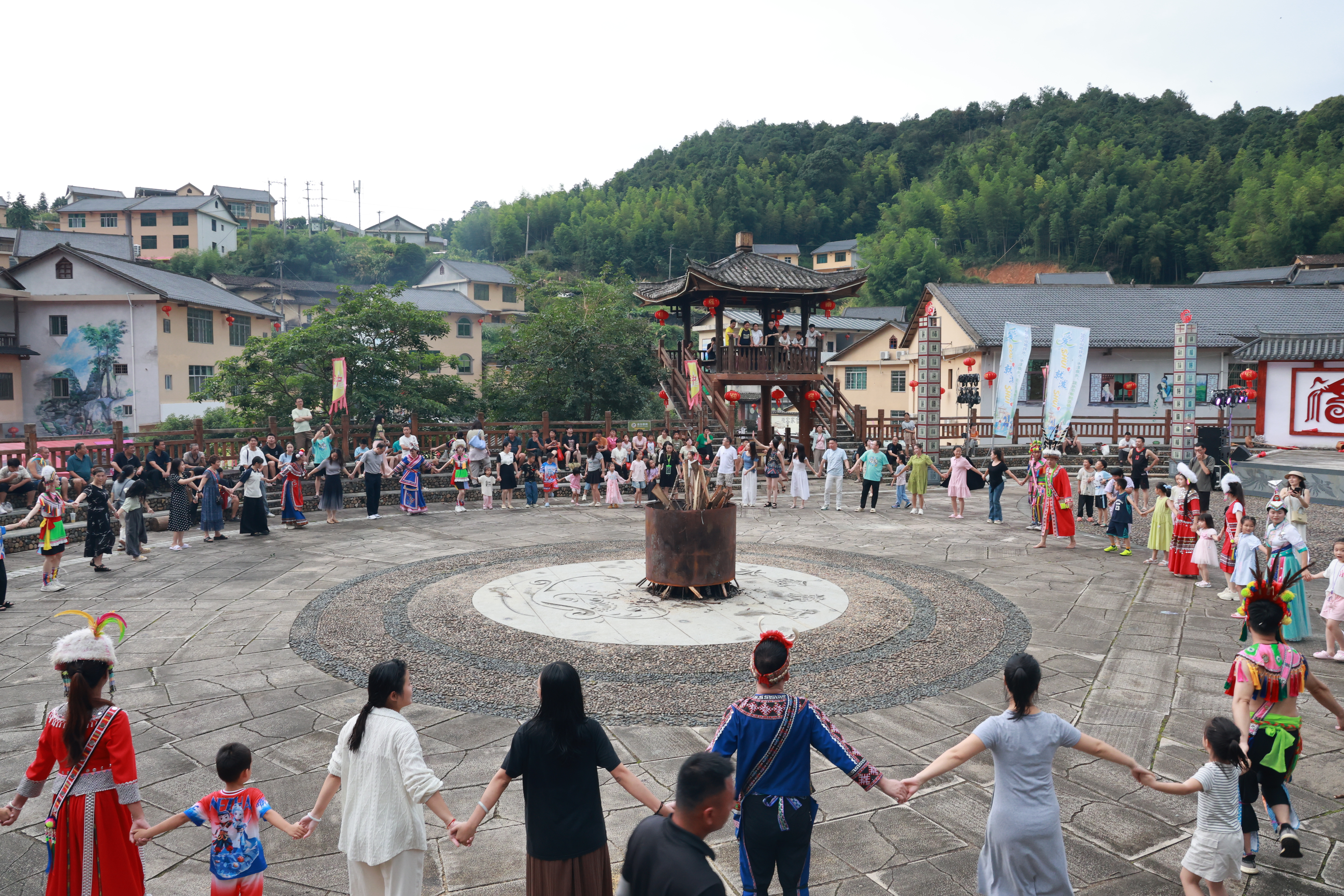 高安镇坪水景区(汤平 摄)