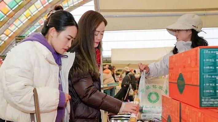 “流量”变“留量” 成都新津首届村糖会“火出圈”