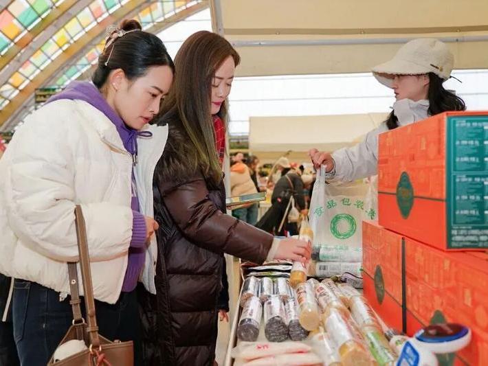 “流量”变“留量” 成都新津首届村糖会“火出圈”