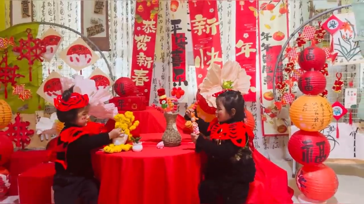 视频 | 萌娃欢歌庆元旦 童趣盎然乐满园
                                                        