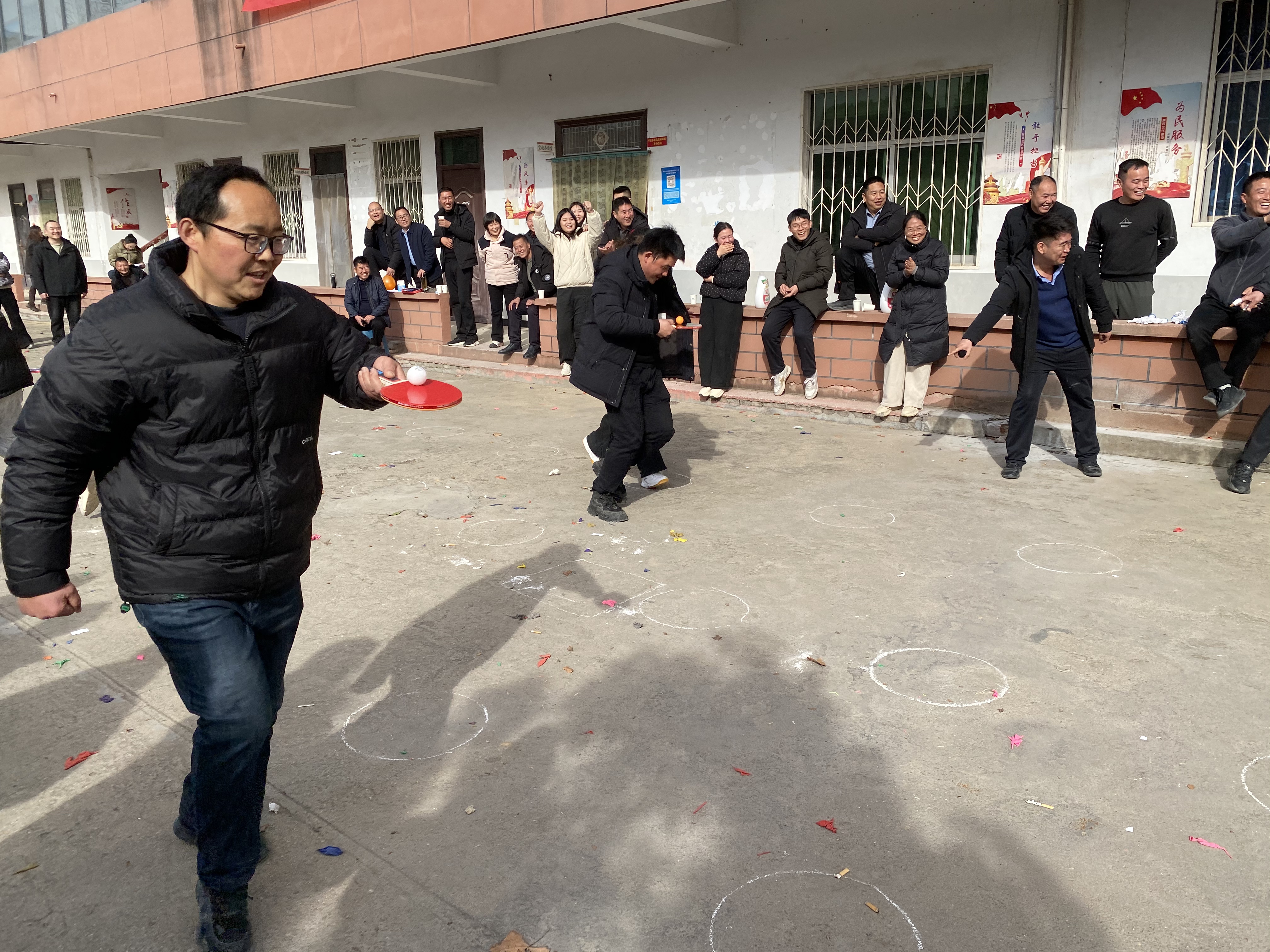 平店乡冬季运动会乒乓球托举比赛现场(赵永昌 摄)