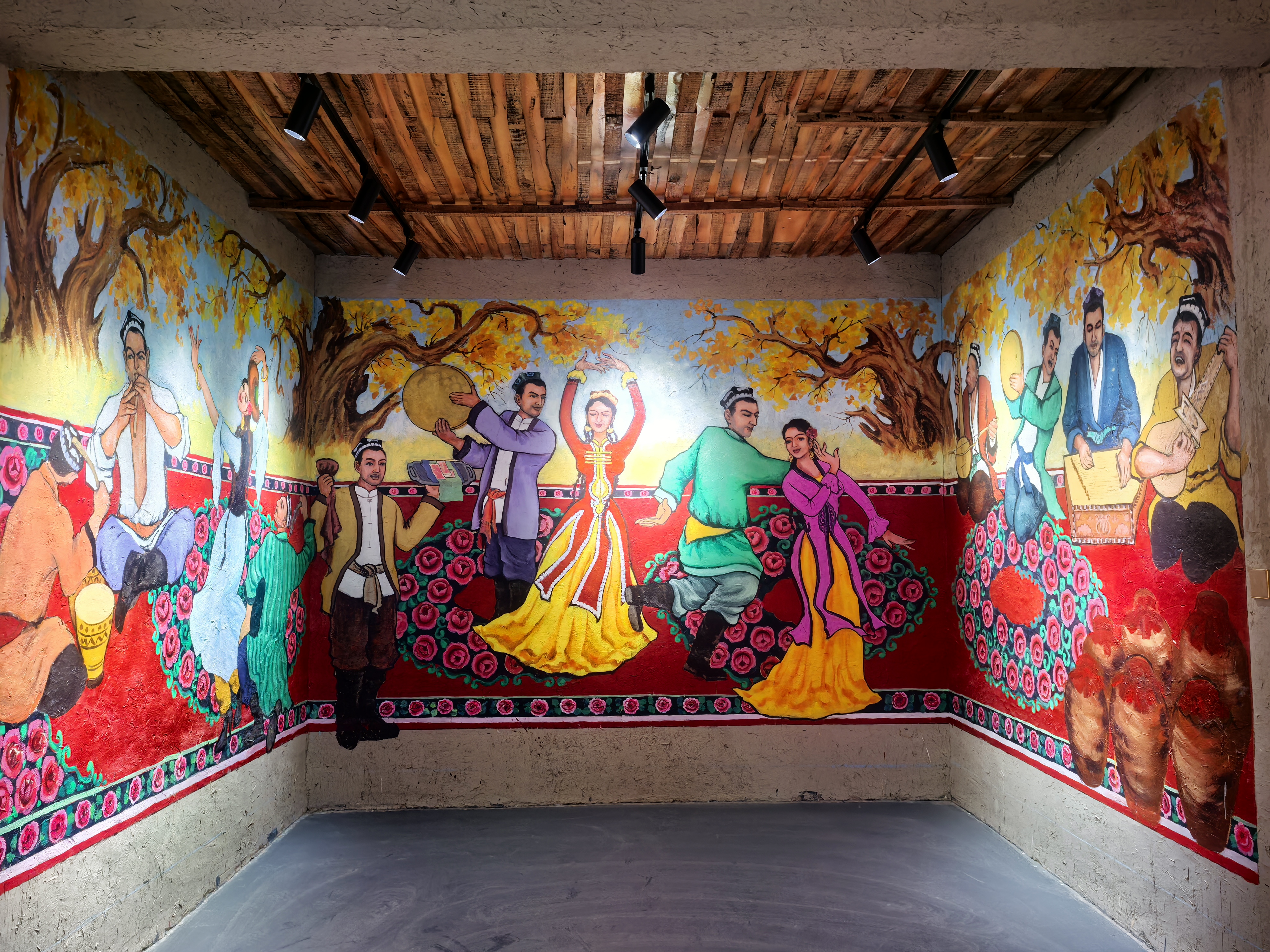 农民画展示(查燕荣 摄)