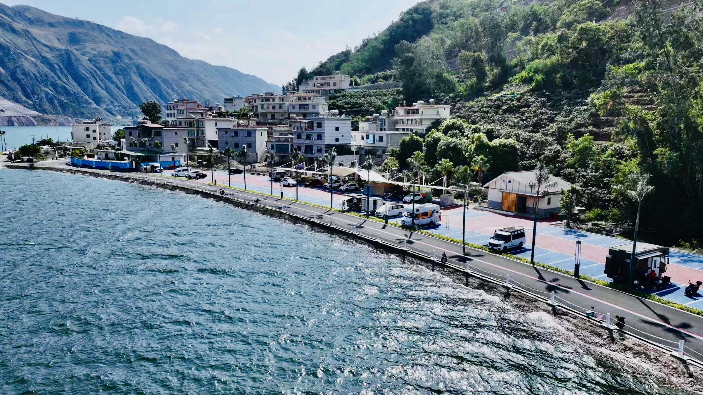 “金江垂钓第一村”(杨海灵 摄)