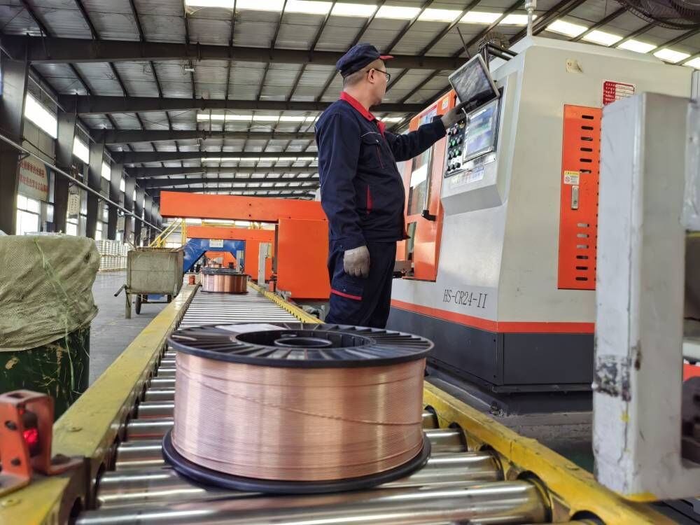 索力得焊材数字化生产线(于学山 摄)