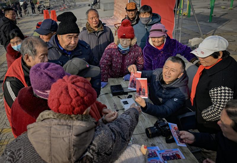 “幸福任城·福至万家”全家福拍摄活动现场(杨国庆 摄)