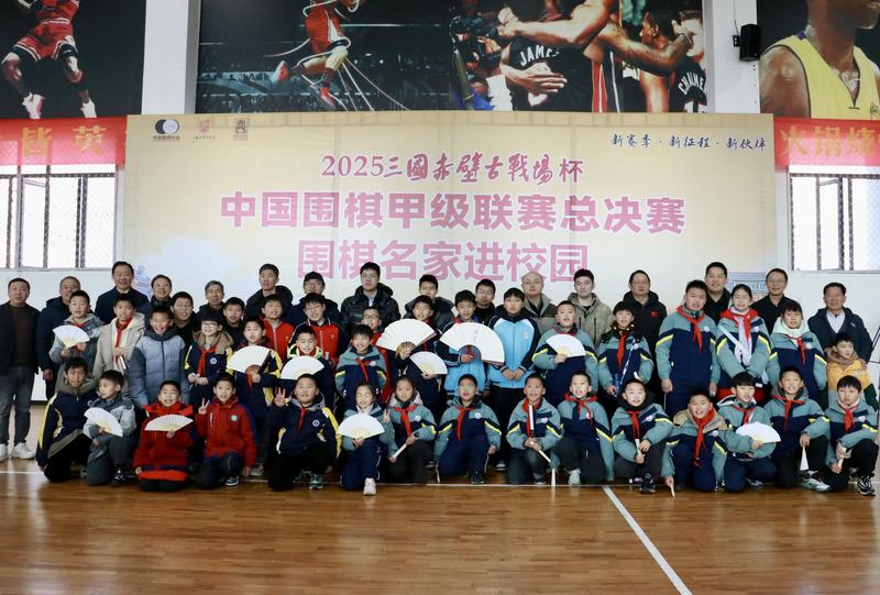 合影留念(陈实 摄)