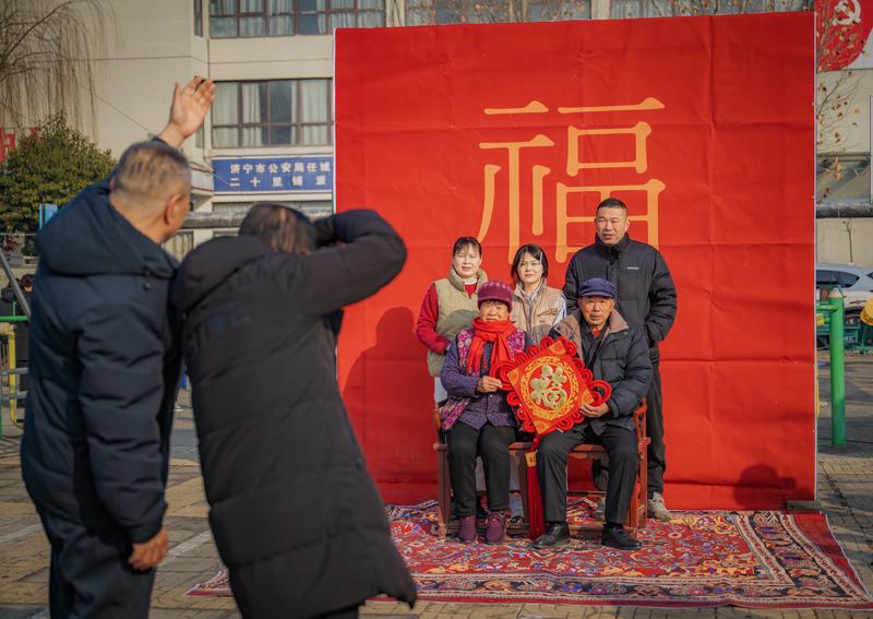 镜头下的团圆瞬间(杨国庆 摄)