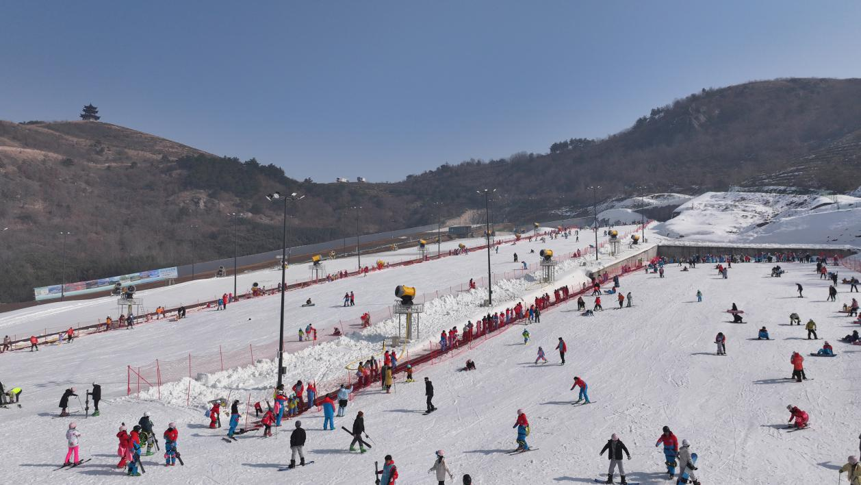 合肥闸山滑雪场(朱玲 摄)