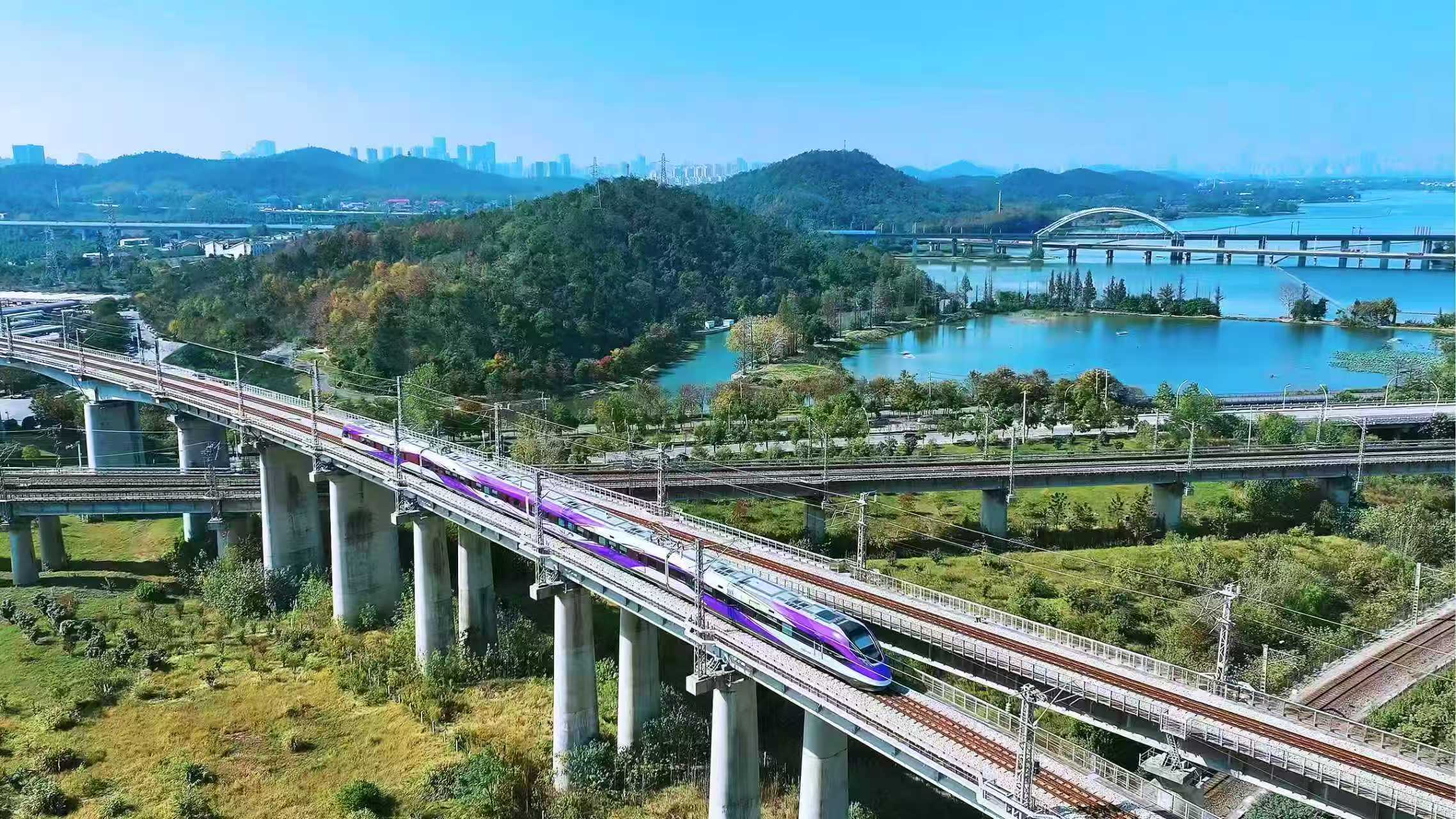 “新城快线”列车(姜超 摄)