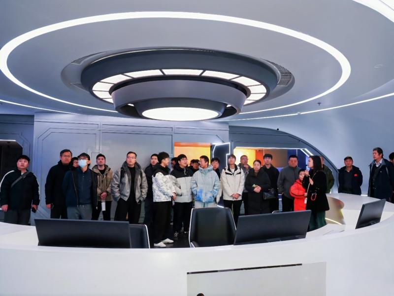 国手们参观羊楼洞茶文化生态产业园 (田逢荣 摄)