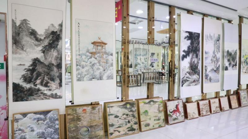 非遗书画展示活动现场一角(刘雨晴 摄)