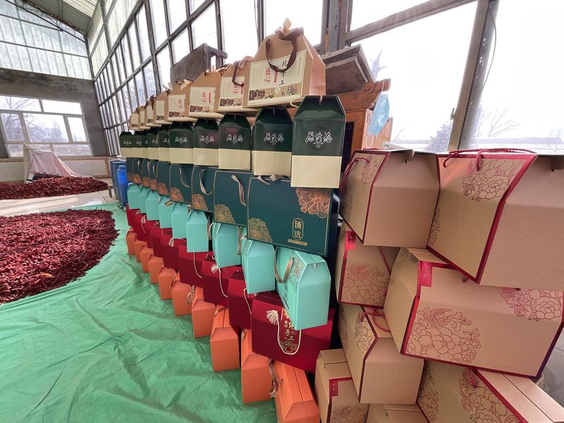即将上市的“原生态”“航椒4号”辣椒产品(申维祖 摄)