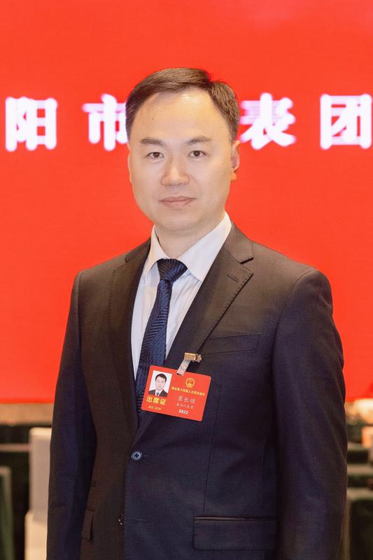 湖北省人大代表,襄阳市襄州区委书记、区长崔长领。(刘尚坤 摄)