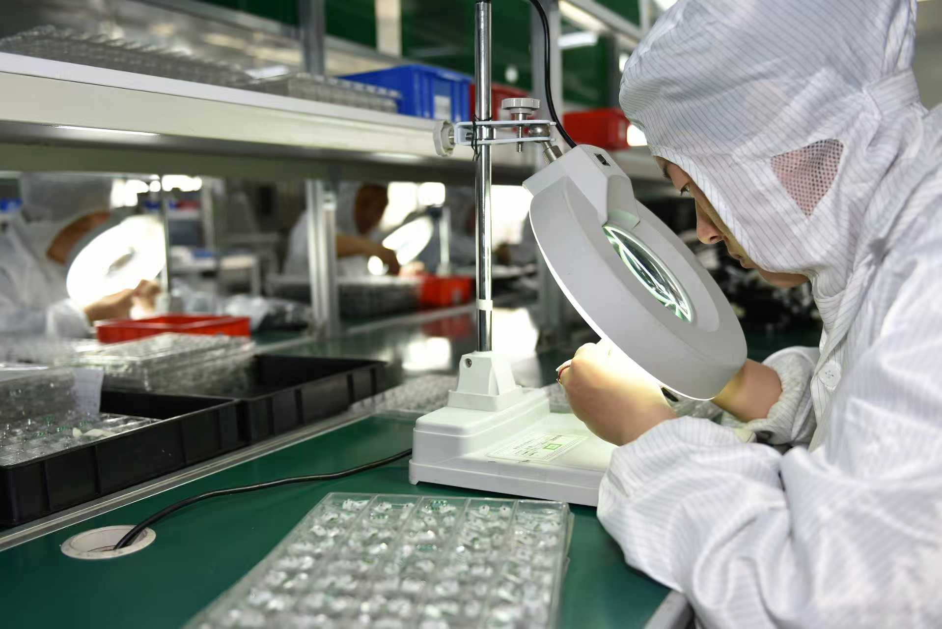 华工高理汽车电子制造车间(肖萱 摄)