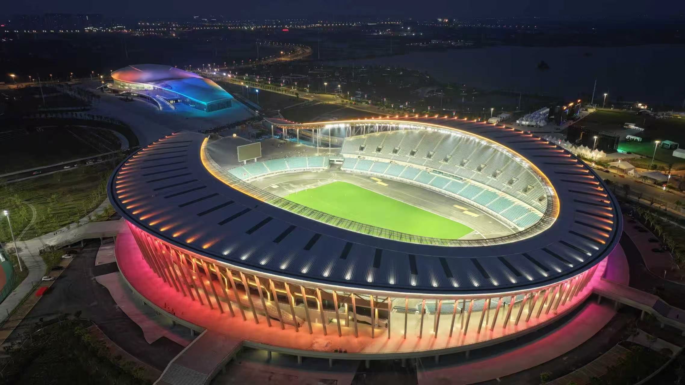 孝感市重大公共服务项目孝感奥体中心(肖萱 摄)