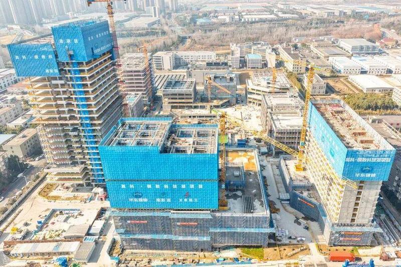 高科·模数科技港主体结构全面封顶(张晓玲 摄)