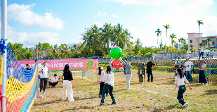 西瓜排球赛活动(骆金梅 摄)