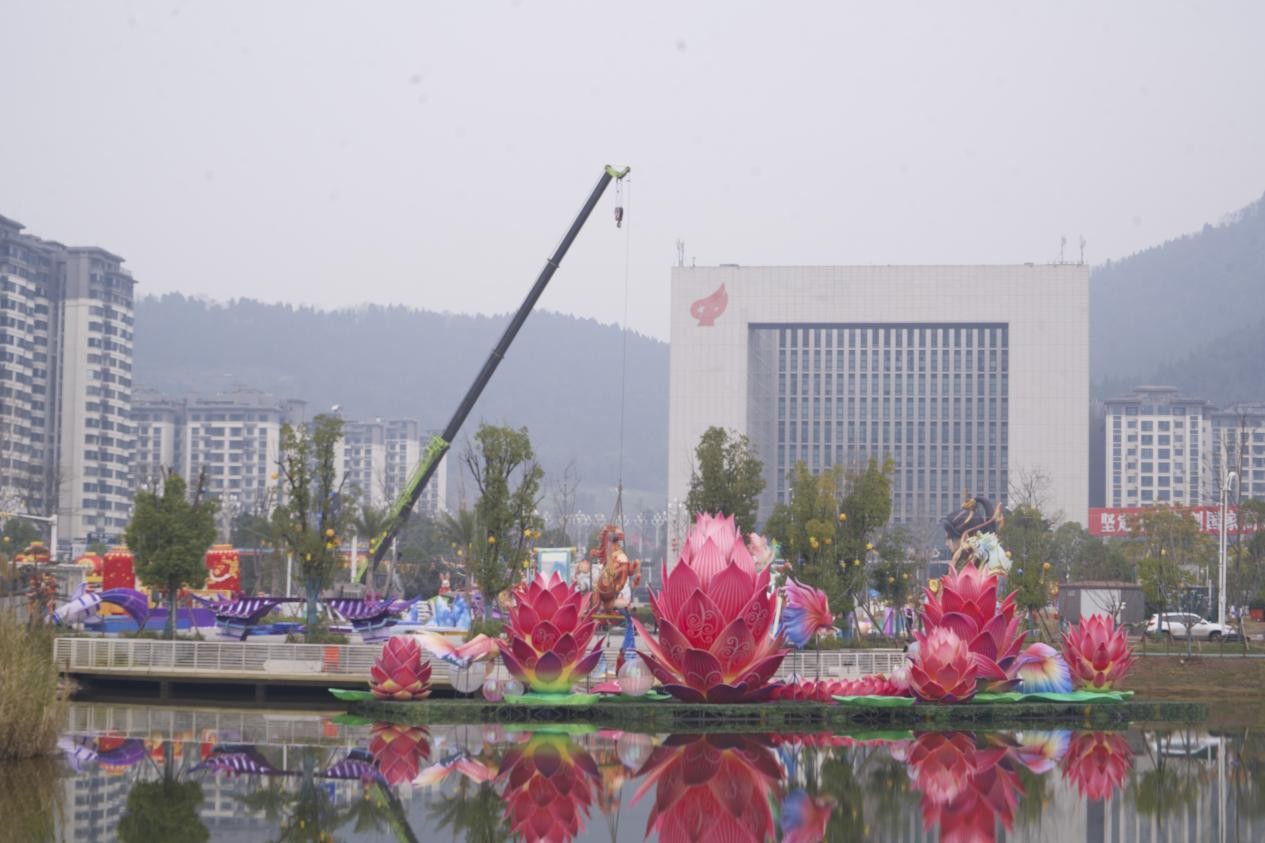 灯会现场(房金 摄)