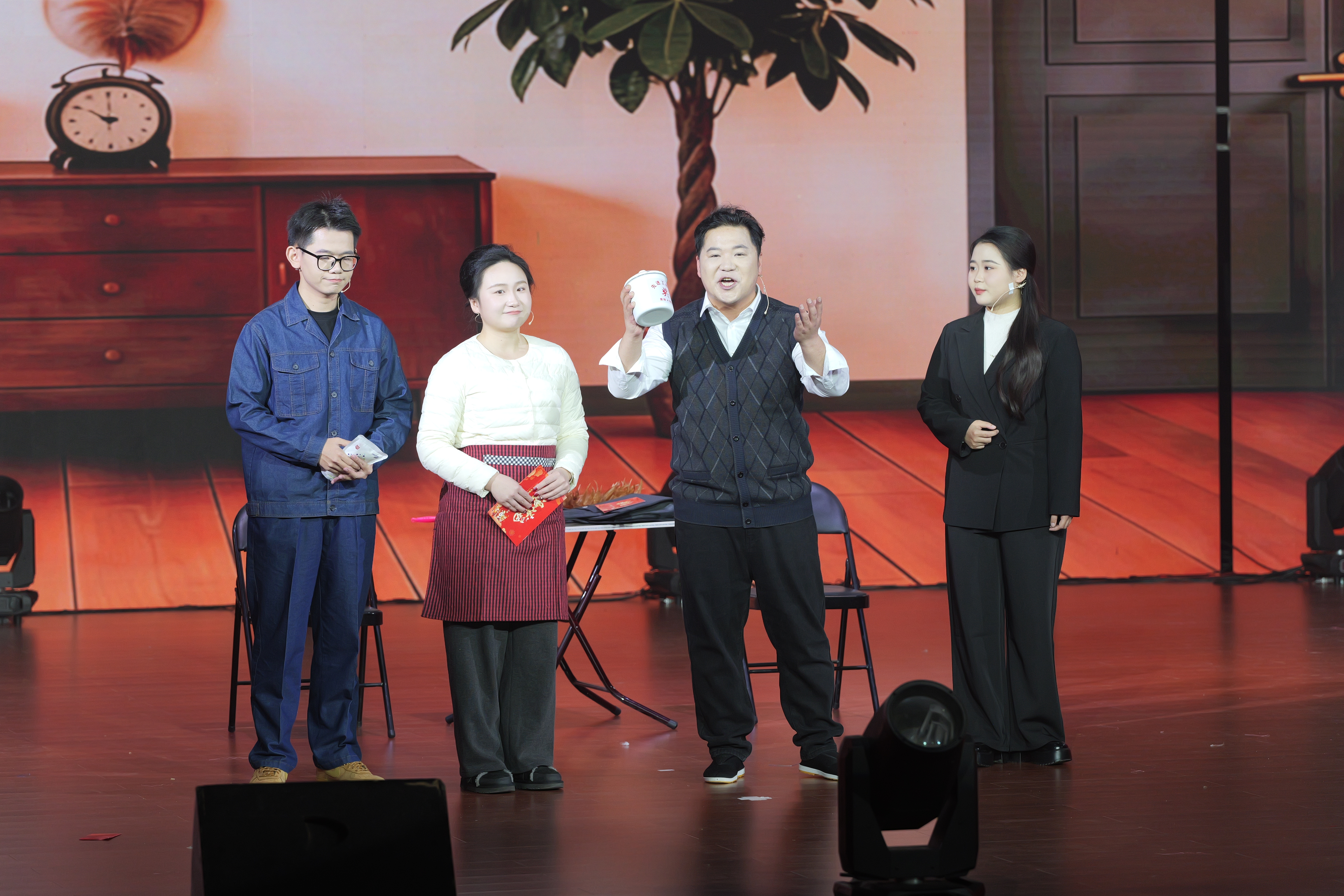 惠民演出现场(许靖 摄)