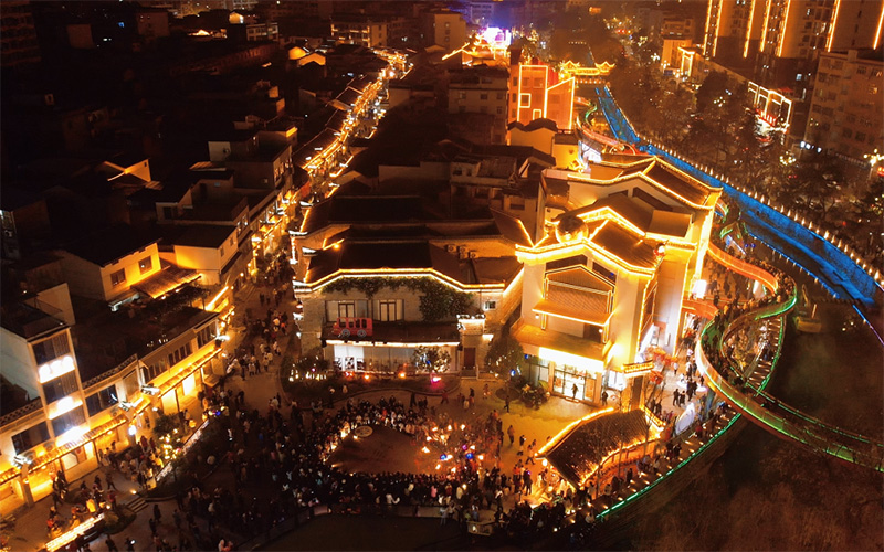 郧西县七夕天街春节期间文化活动丰富多彩 (徐军 摄)