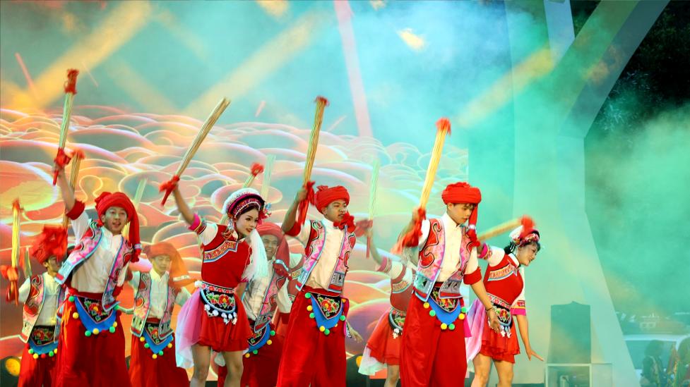 烈焰中的千年传承与柏洁夫人的不朽传说