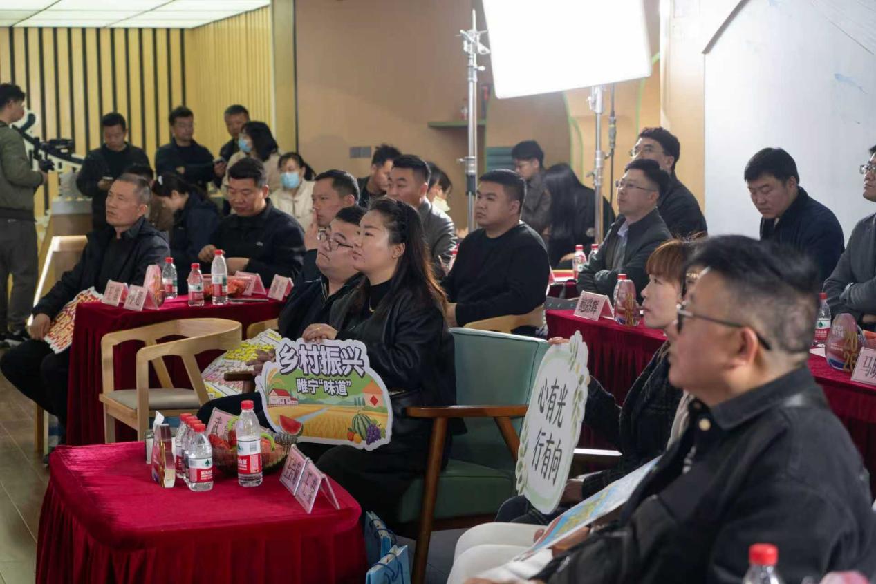 沙龙研讨(武佩剑 摄)