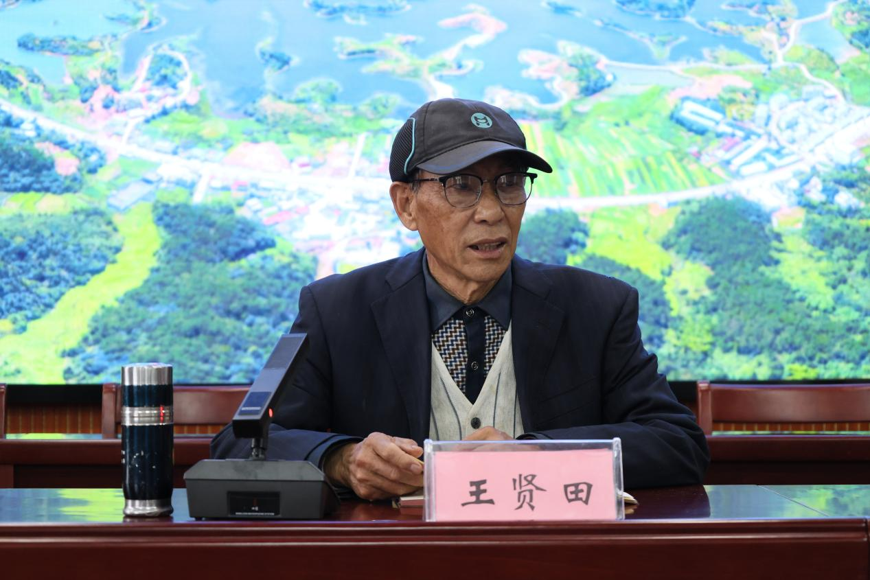 王贤田以《弘扬劳模精神,永葆公仆本色》为题现场分享经验(倪婷婷摄)
