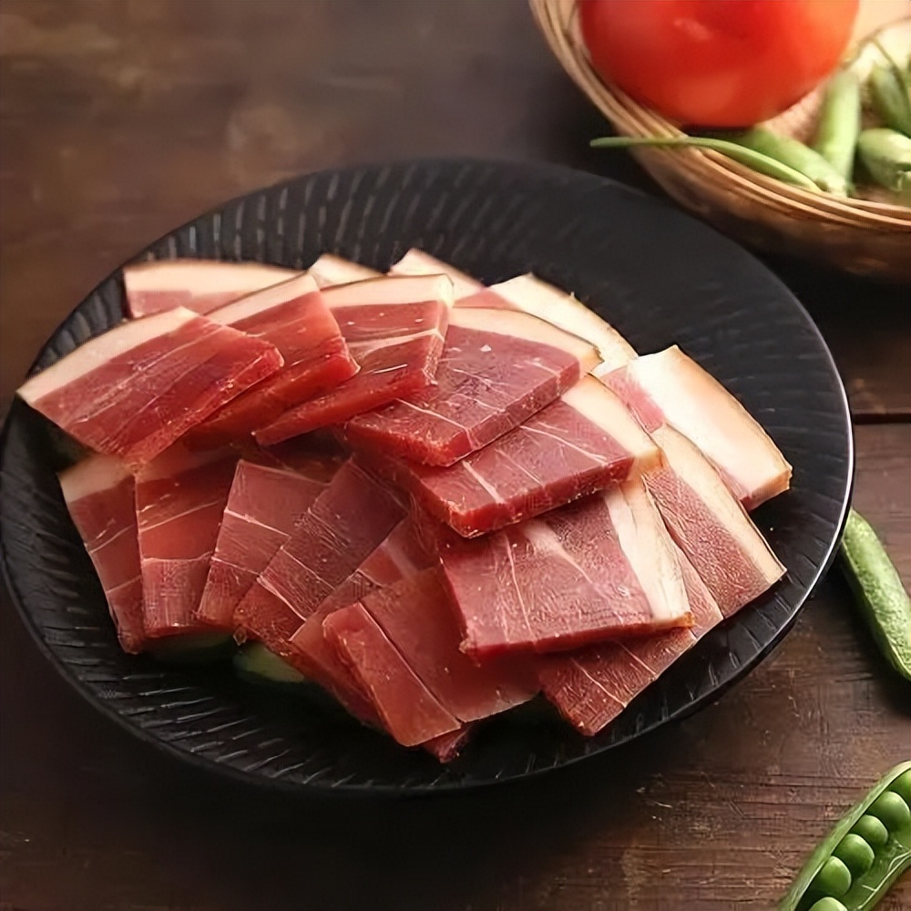 剑门火腿切开可见清晰的肌肉纹理(冉珊 摄)
