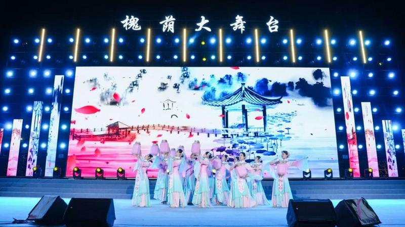 古风舞蹈表演现场(管权俊 摄)