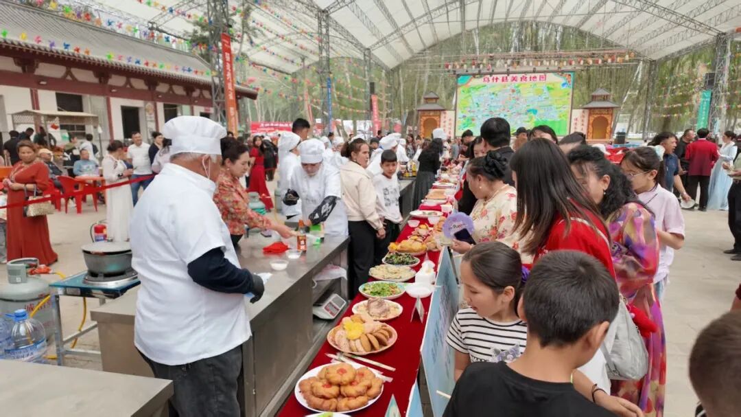 2026年乌什县名厨擂台赛暨万人品鉴美食活动现场(外力·克依木 摄)