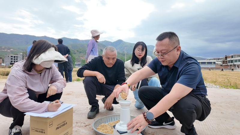 测产现场(邓丽平 摄)