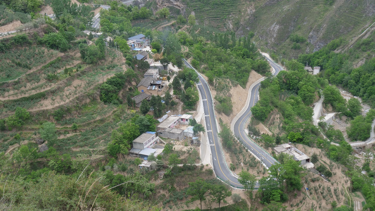 S555曹磨公路一隅(庞亚宁 摄)